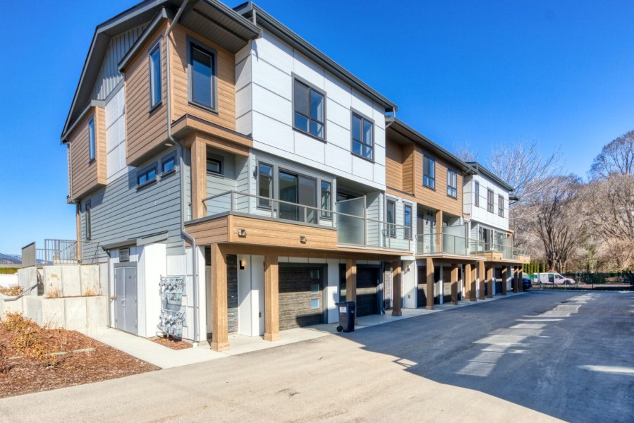 Resale pricing trends for SANDON PLACE, Lake Country, BC