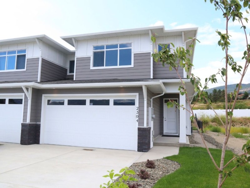 Resale pricing trends for HAWKS LANDING, West Kelowna, BC