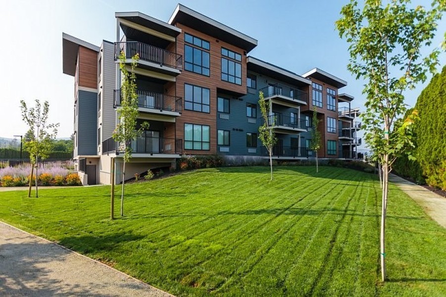 Resale pricing trends for GELLATLY PARC, West Kelowna, BC