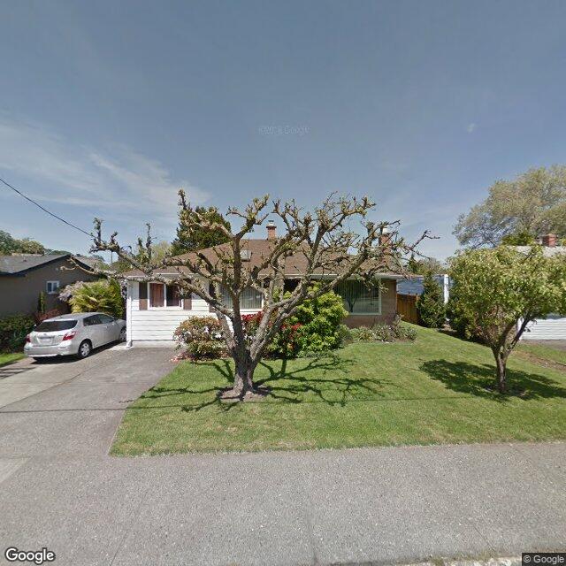 Resale pricing trends for CEDAR HILL PLACE, Saanich, BC