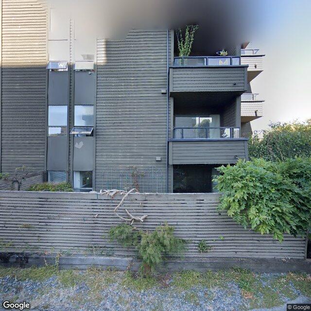 Resale pricing trends for CLYDE GARDENS, West Vancouver, BC